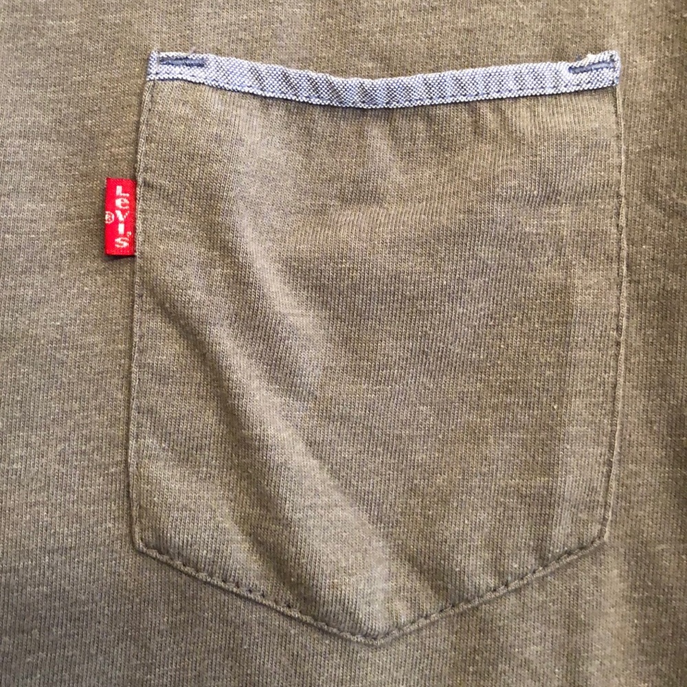 Levi Tee! - Picture 3 of 4